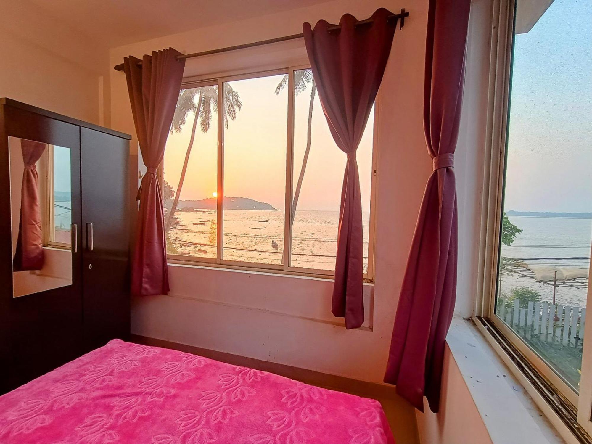 Gs Home On The Bay - Super Sea View Glass Studio Apartment Vagator Eksteriør bilde