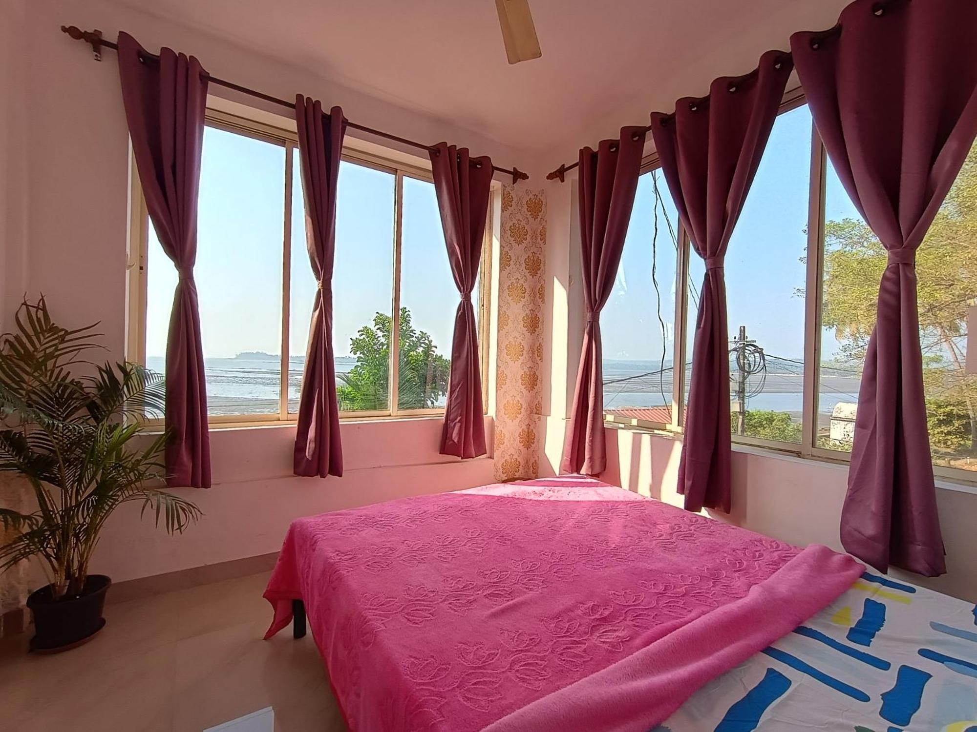 Gs Home On The Bay - Super Sea View Glass Studio Apartment Vagator Eksteriør bilde