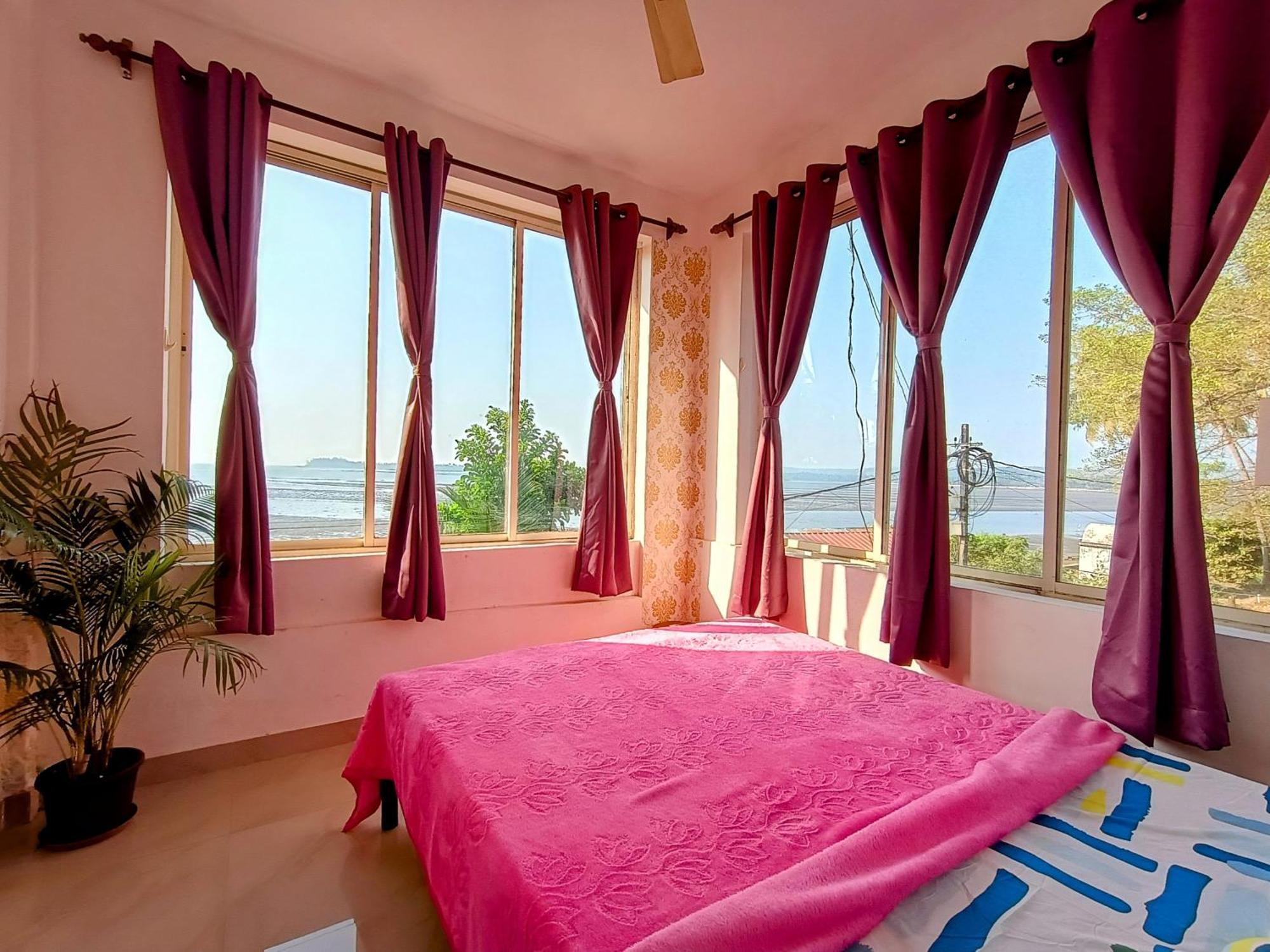 Gs Home On The Bay - Super Sea View Glass Studio Apartment Vagator Eksteriør bilde